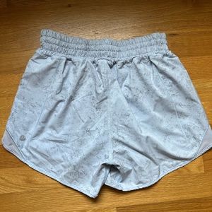 Lululemon Hotty Hot High Rise shorts size 6